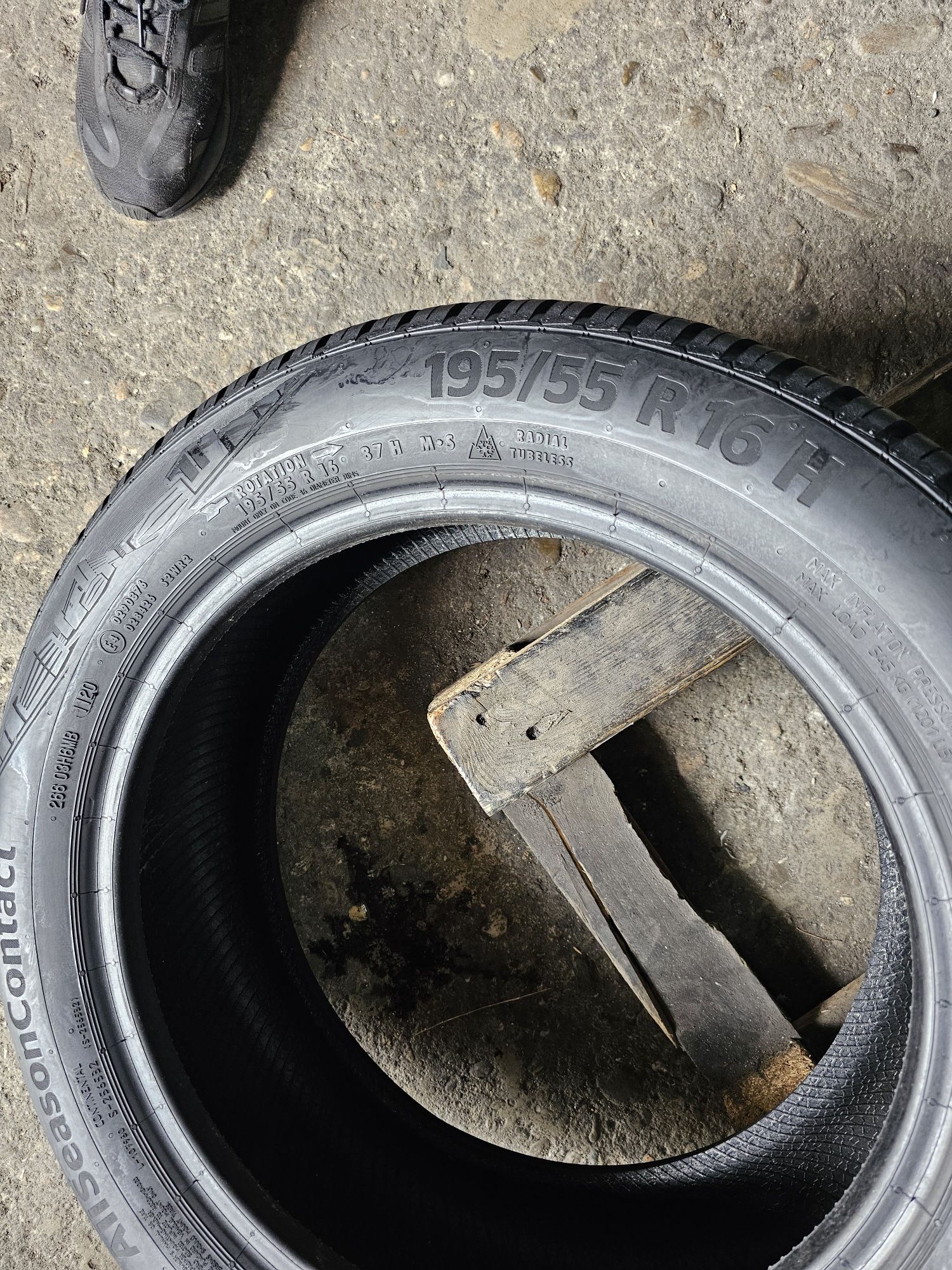 2 anvelope allseason 195 55 16 Continental 7.6mm 2020