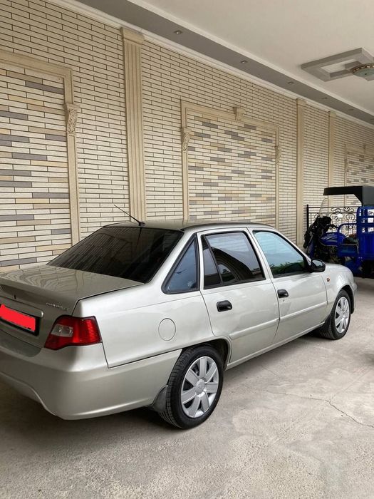 Нексия 2 срочна сотилади