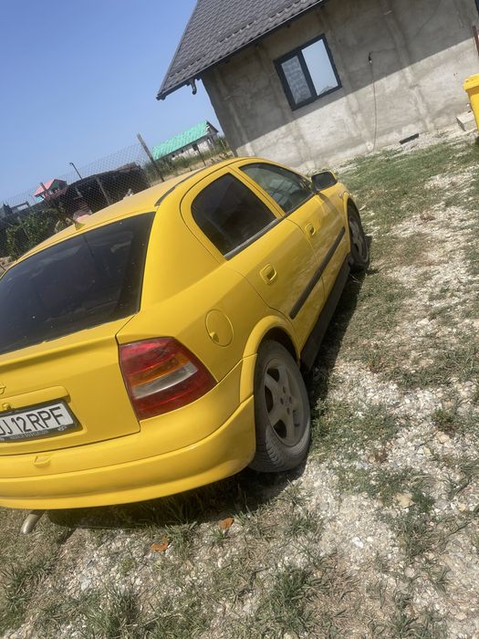 vand  sau schimb opel astra g