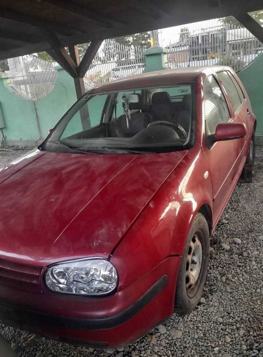 Vand golf 4 pentru dezmembrări