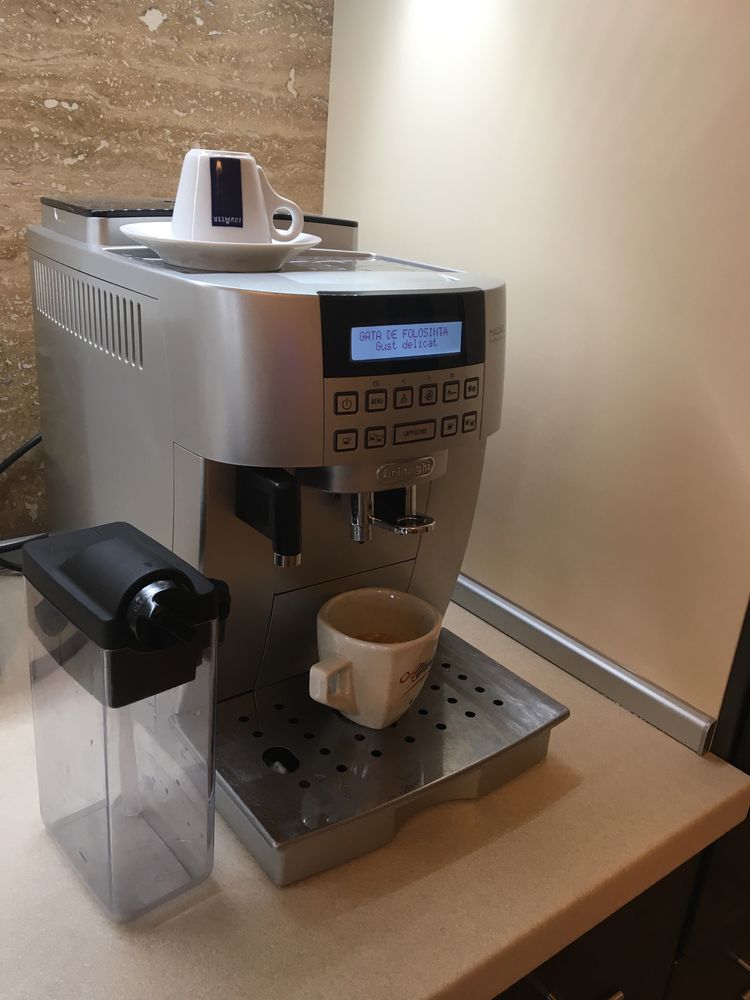 Espressor automat De'Longhi Magnifica S Cappuccino ECAM 22.360.W