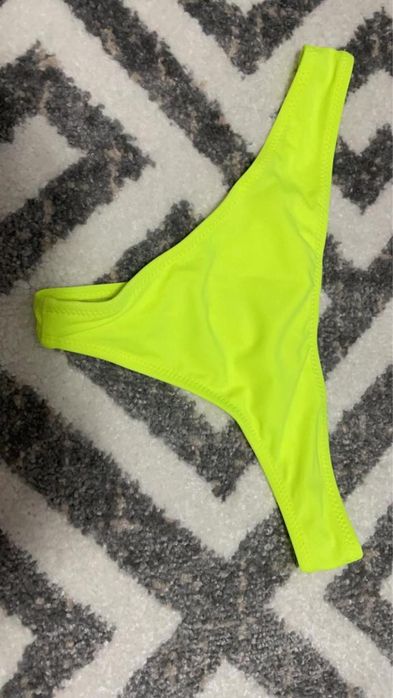 Slip baie tanga corai sau galben neon, M, nou cu eticheta  Am si alte