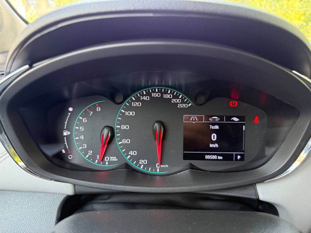 Tracker 1 avtomat 2019 yil 88.000 km