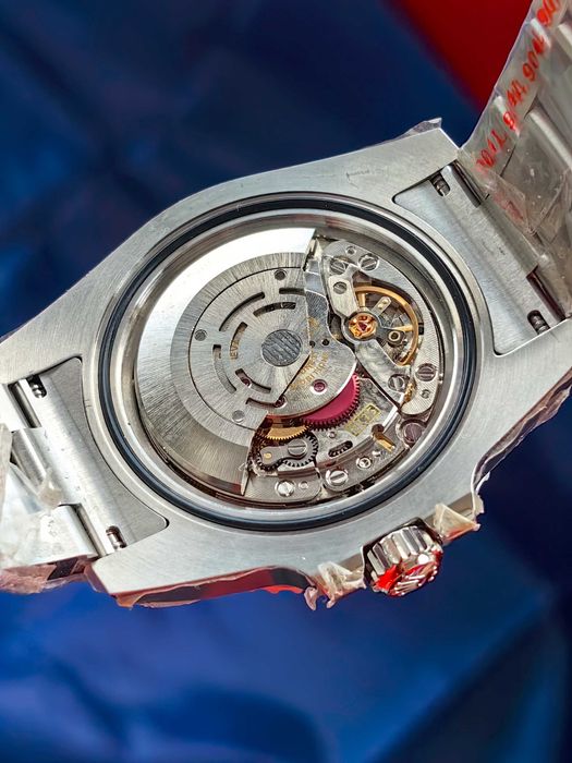 Rolex Submariner Hulk с 3 секунди отклонение