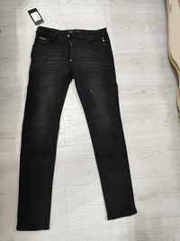 Черные джинсы новые с этикеткой
