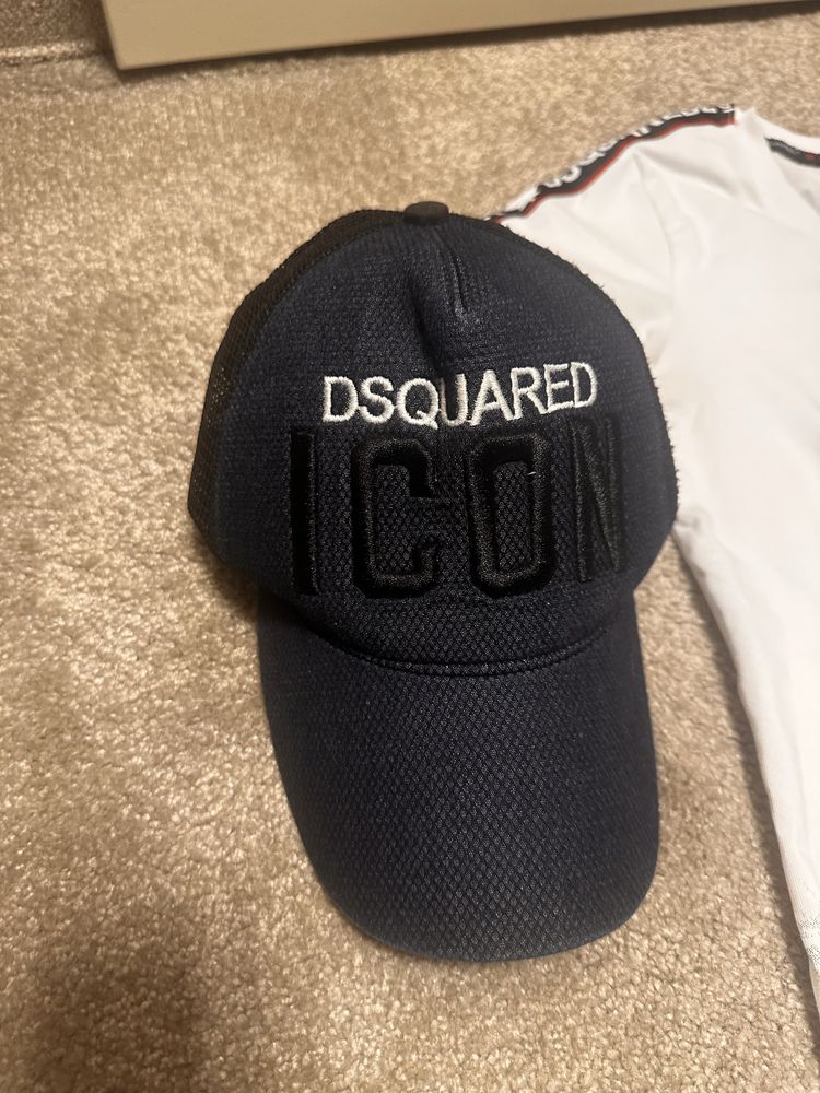 Шапка dsquared