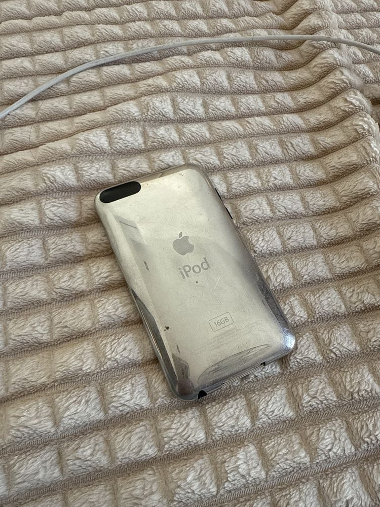 Ipod.    16   GB