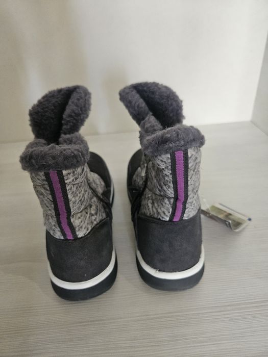 Чисто нови дебели боти, размер 36