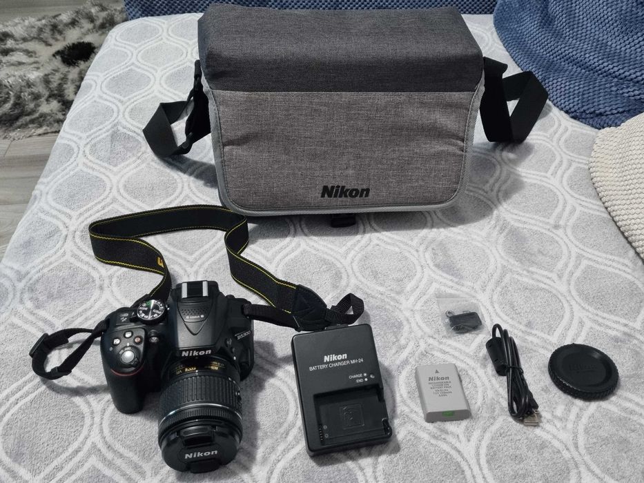 Camera DSLR Nikon D5300 + obiectiv AF-P 18-55 mm