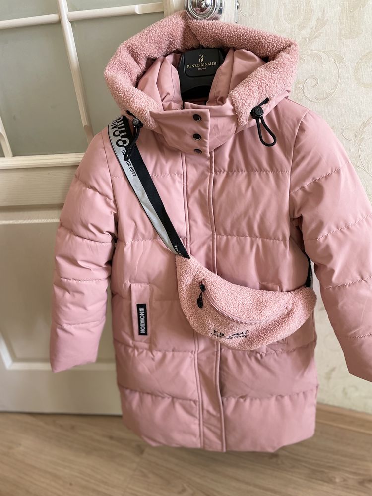 Зимняя куртка для девочки 134р