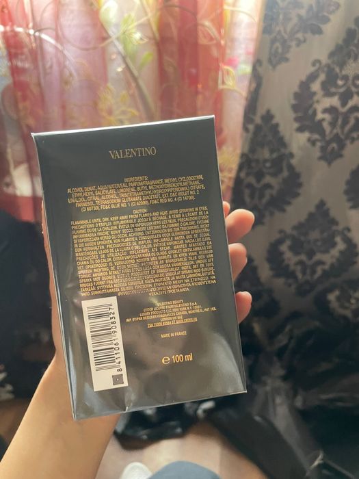 Vand parfum Valentino noir absolu