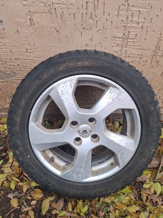 Продам комплект резины с дисками от Ларгуса