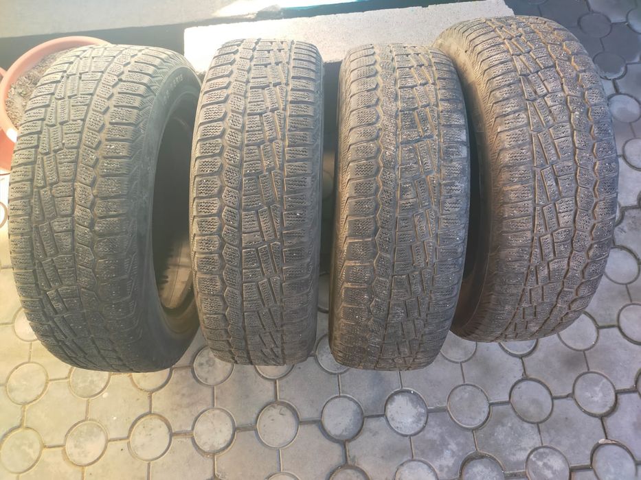 Резина на R15.   185.    65 зимняя