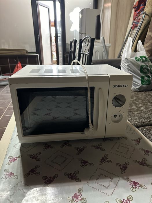 Продам микроволновку бу (scarlett)