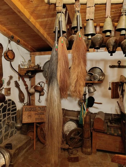 Опашки късите са 50 лв дългите са 80 лв