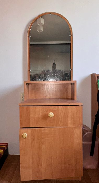 Продам тумбу с зеркалом