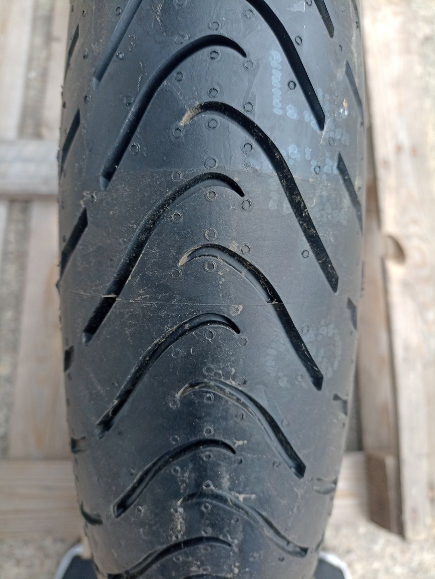 O anvelopa de fata NOUA Metzeler 110/80 R19 dot 3620