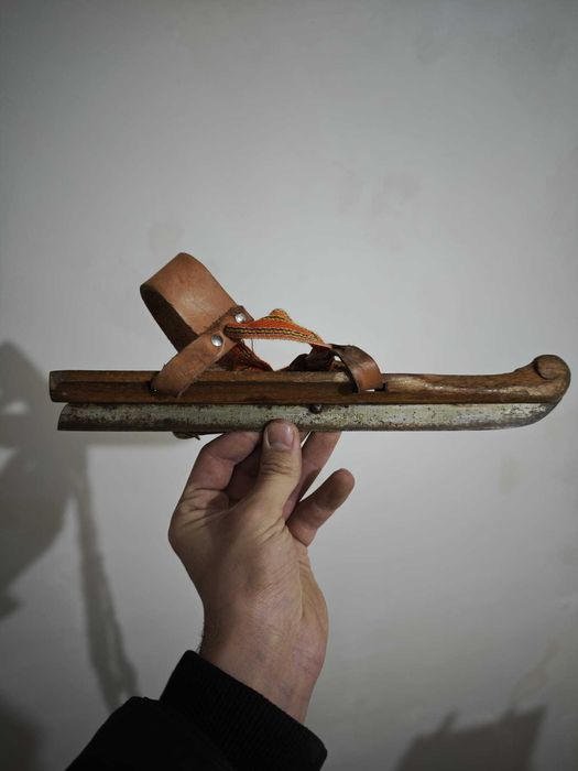 Patine extrem de vechi! 100 de ani.