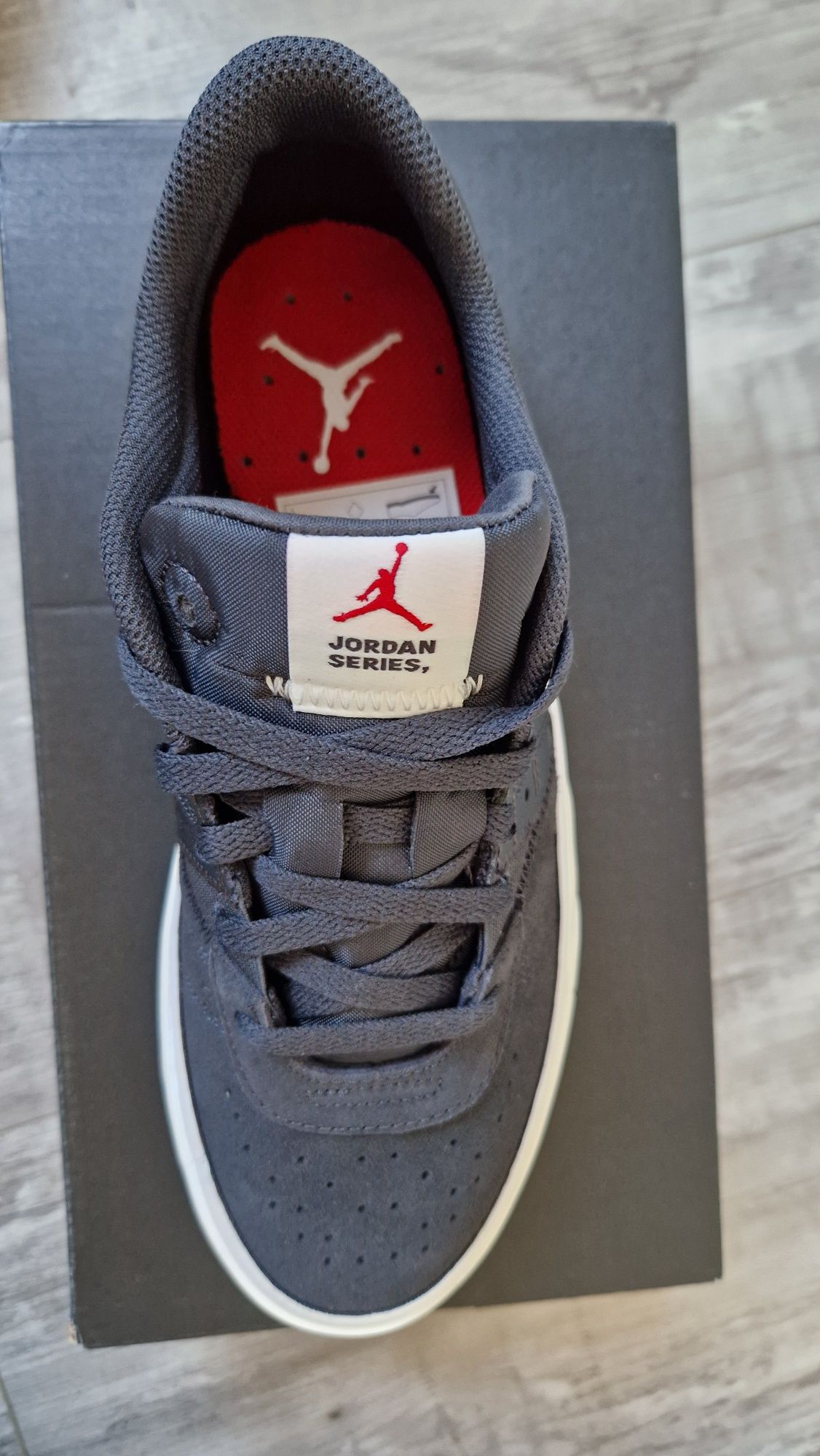 Спортни обувки Nike Jordan - 40,5 номер