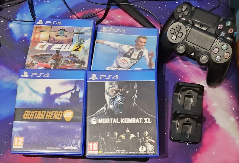 Vand PS4 +4 jocuri incluse
