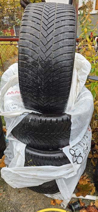 Cauciucuri iarna Bridgestone 255 35 R20,set de 4