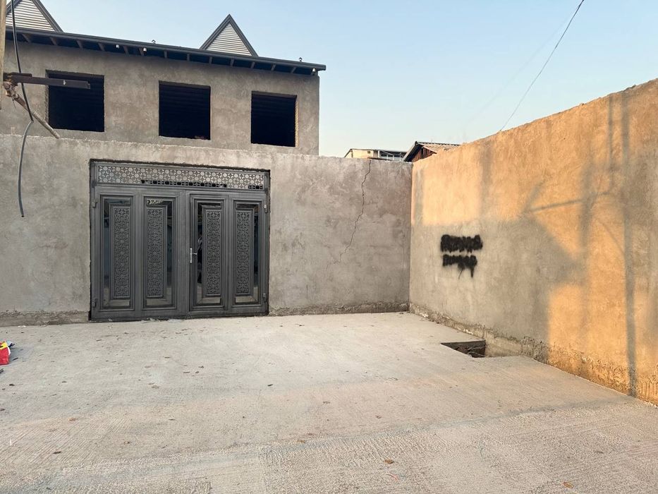 ПРОДАЁТСЯ КОТТЕДЖ — есть потенциал для создания уютного дома.