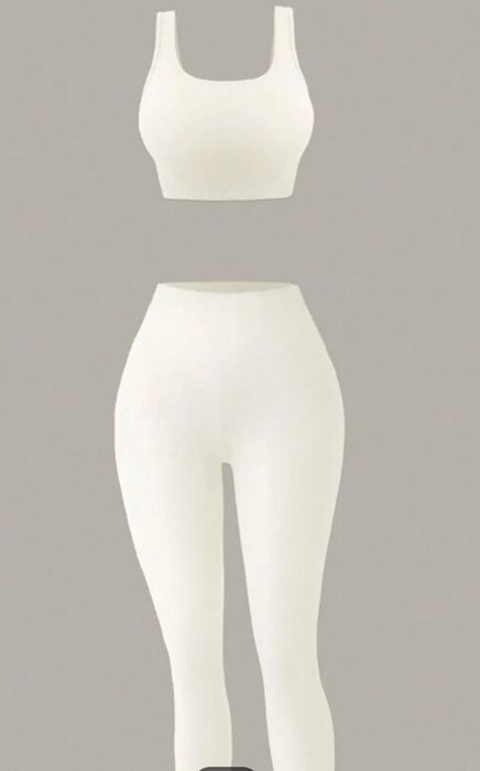 Дамски спортен костюм