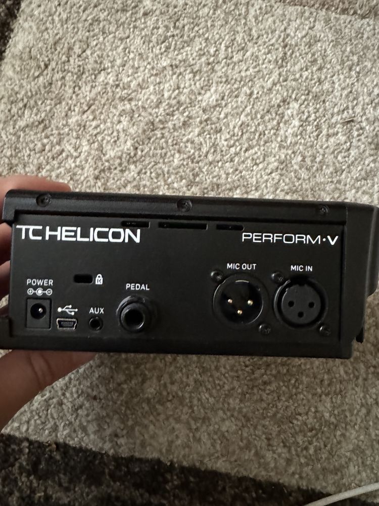 TC Helicon Autotune perform V