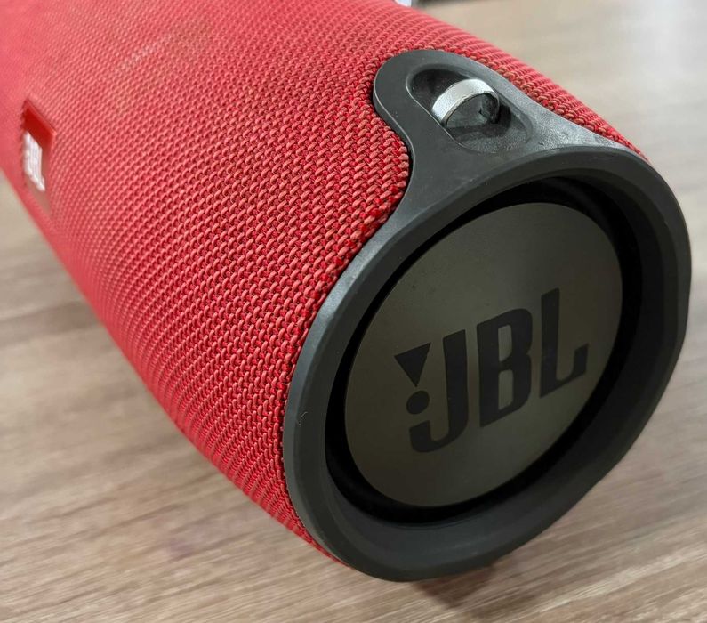 JBL Xtreme + зарядно
