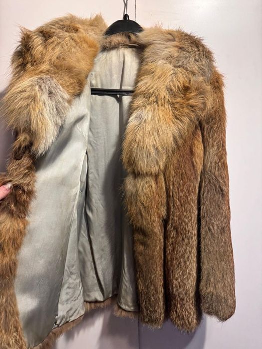 Haina de blana naturala de vulpe rosie de Romania