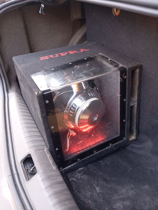 Сабвуфер активный