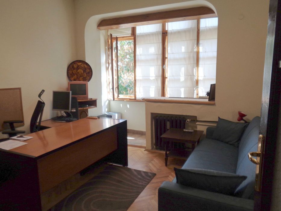 Дава се под наем Едностаен апартамент в София, Център - 50 кв.м за 550 € - Снимка #1