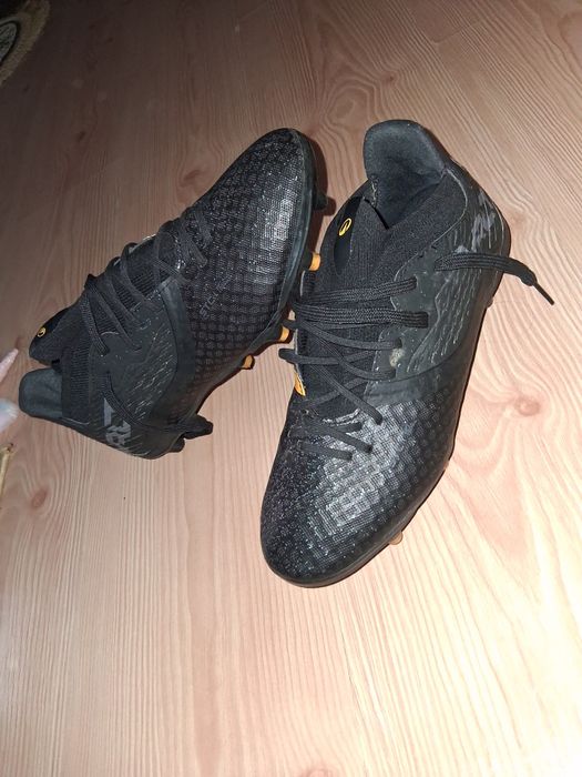 Ghete de fotbal marimea 39