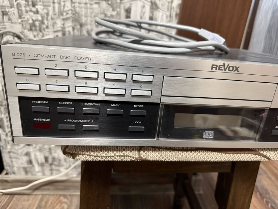 Продавам CD Revox B 226