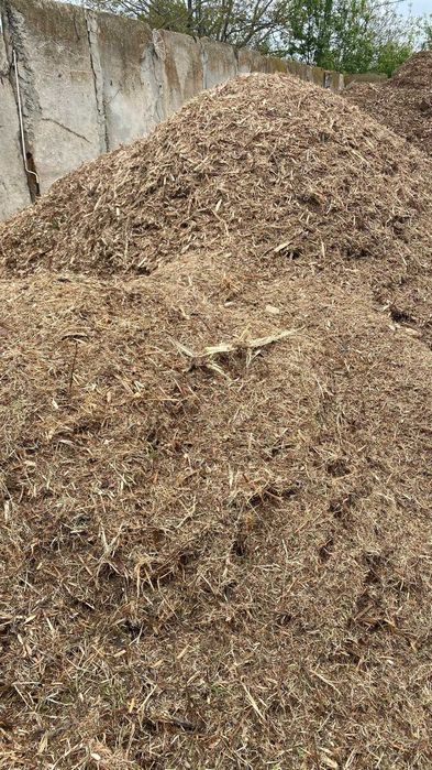 Tocătură  crengi de foioase
Mulci pt. grădină ,talaj, rumeguș   2 m. 3