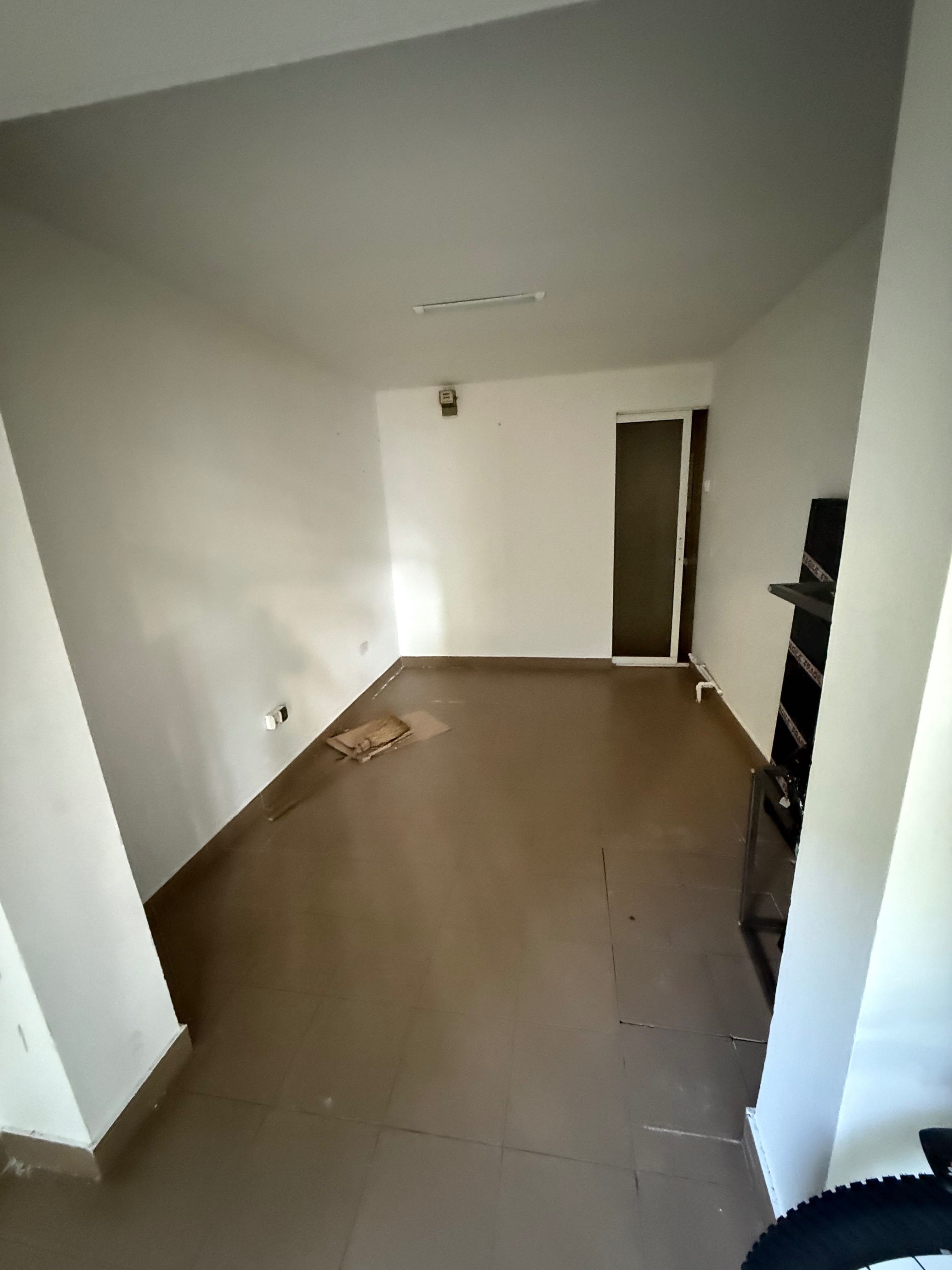 Spatiu Piata Microhala