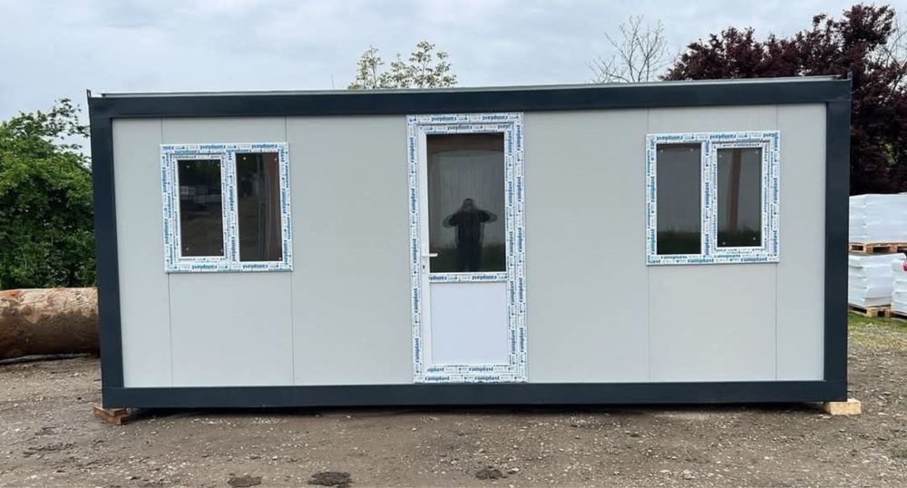 Vand construiesc containere modulara si garaje auto din structura