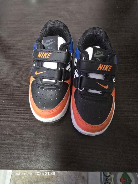 Adidasi Nike copii nr 27