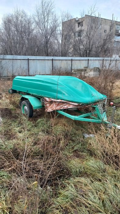 Продам моторную лодку