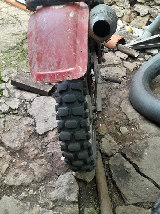 Motocicleta suzuki dr250