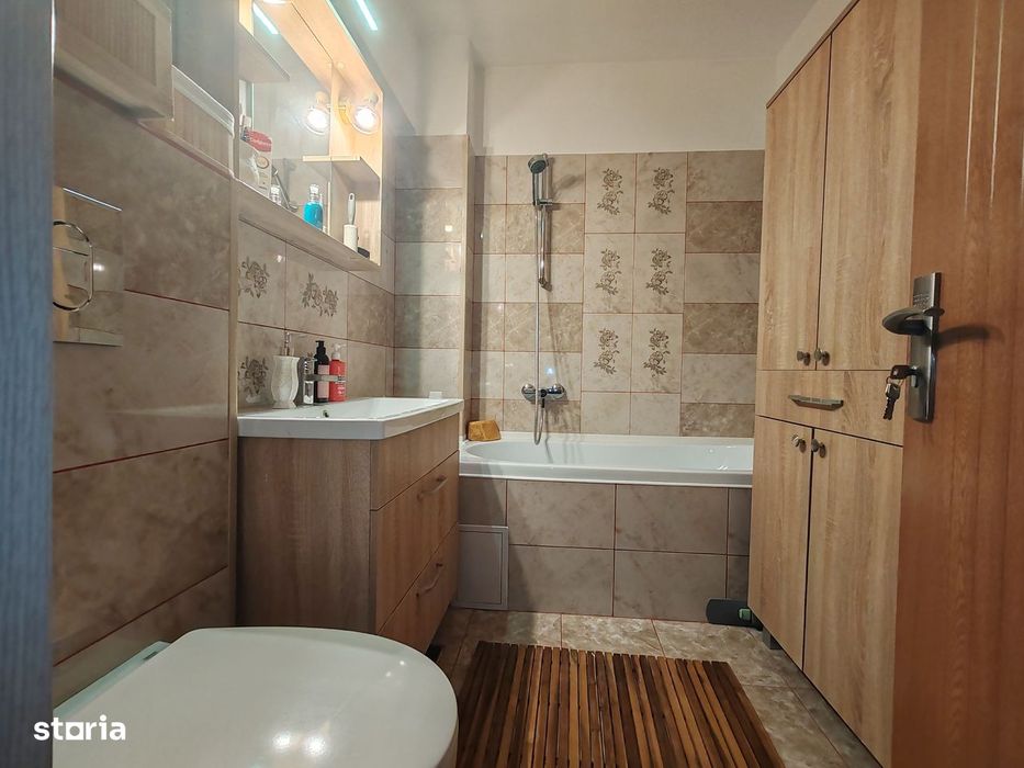 Apartament 4 camere Ultracentral, etaj 2, fond 1982, centrala, dec.