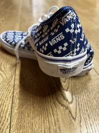 Vând teniși Vans originali noi