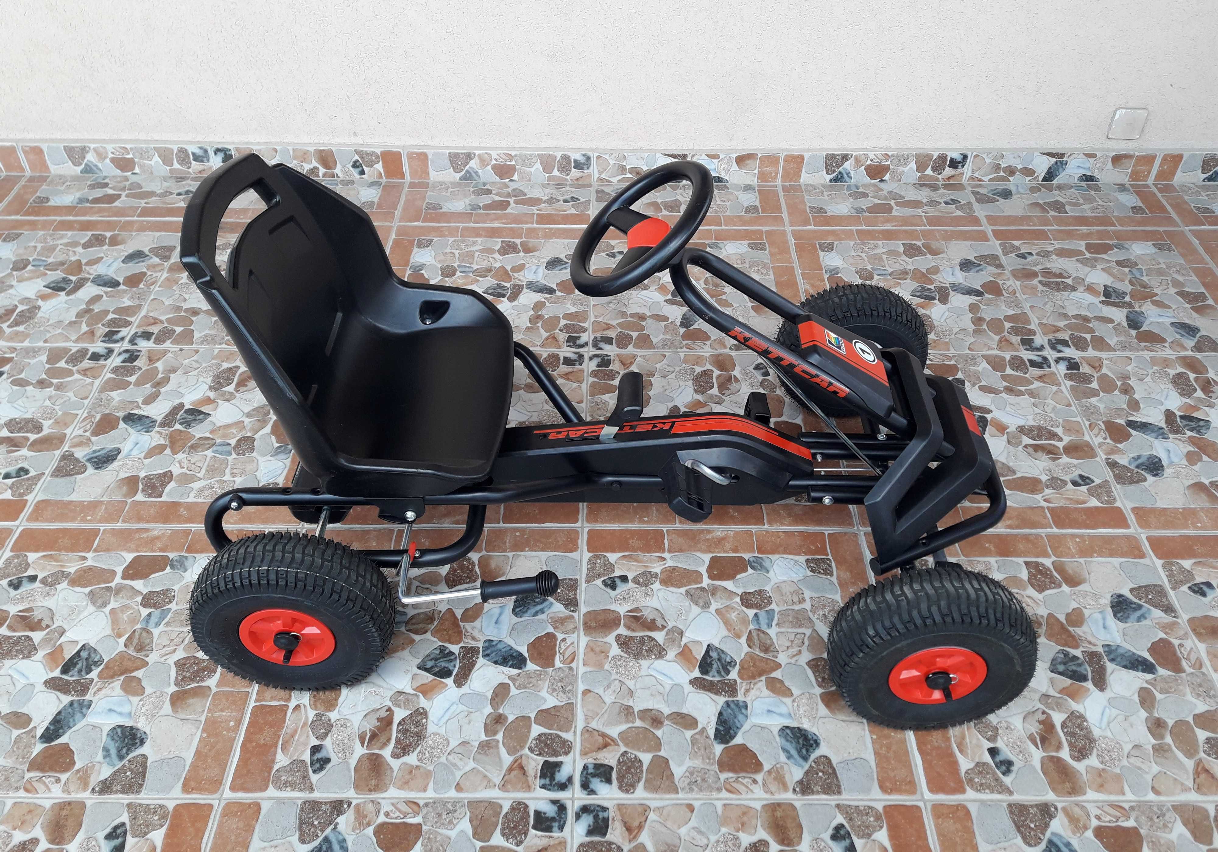 Cart (kart) cu pedale pentru copii KETTLER Barcelona Air - negru/roșu