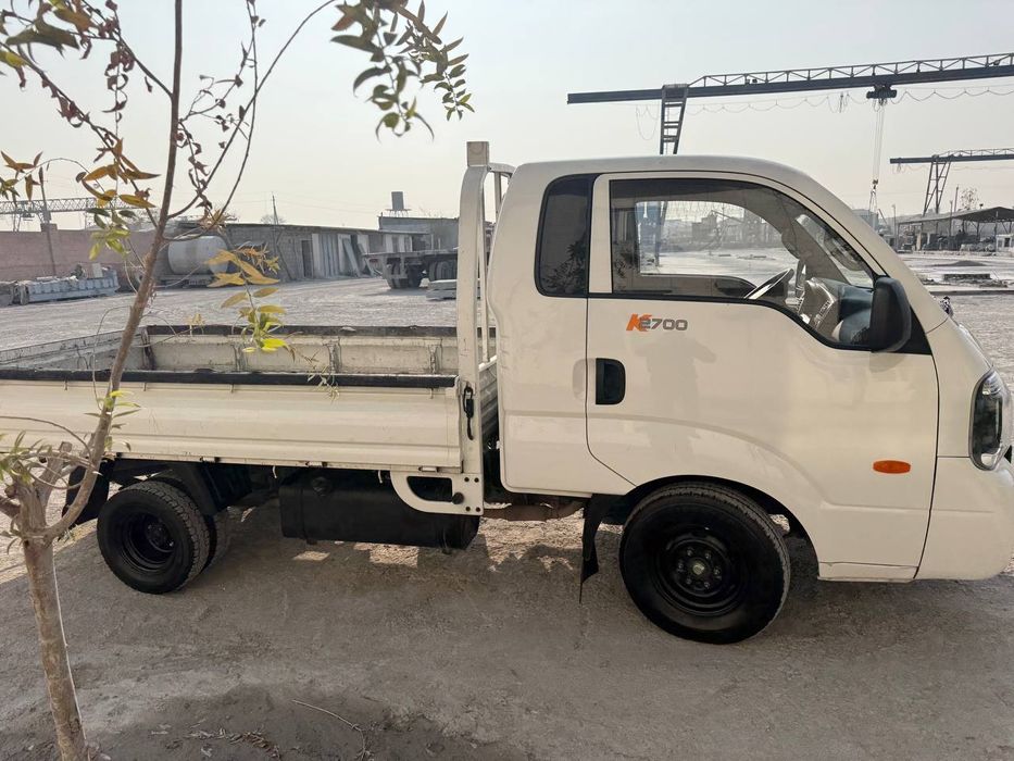 Kia bongo 2024 srochna sotiladi