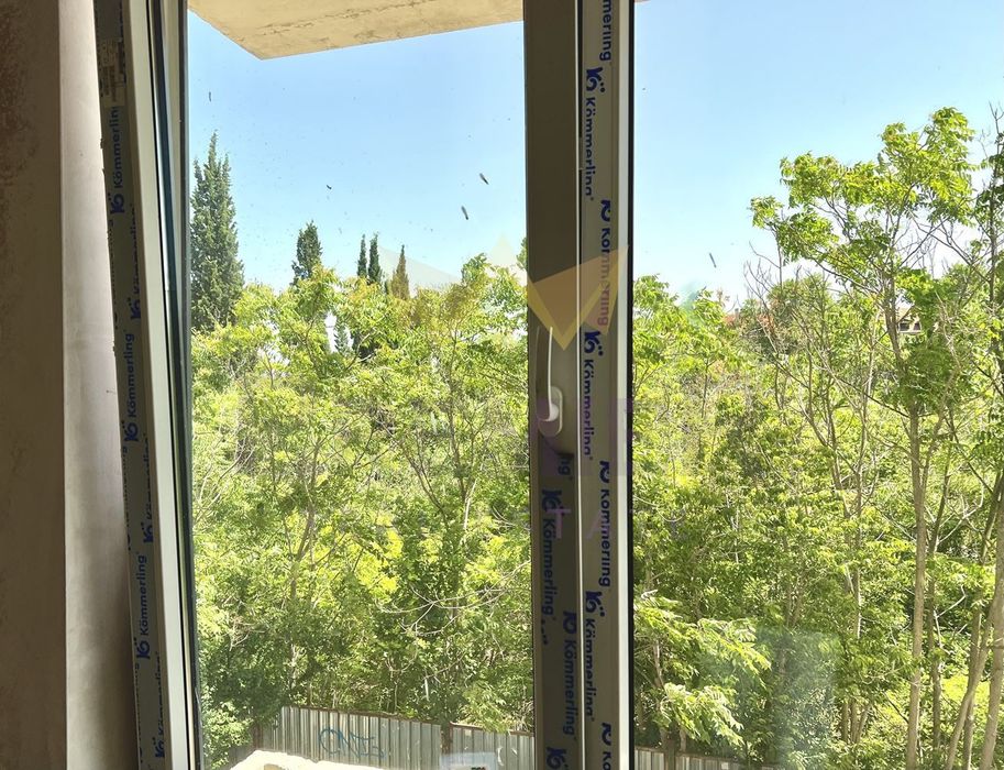 Продава се Тристаен апартамент в Варна, Централна поща - 127 кв.м за 1969 €/кв.м - Снимка #2