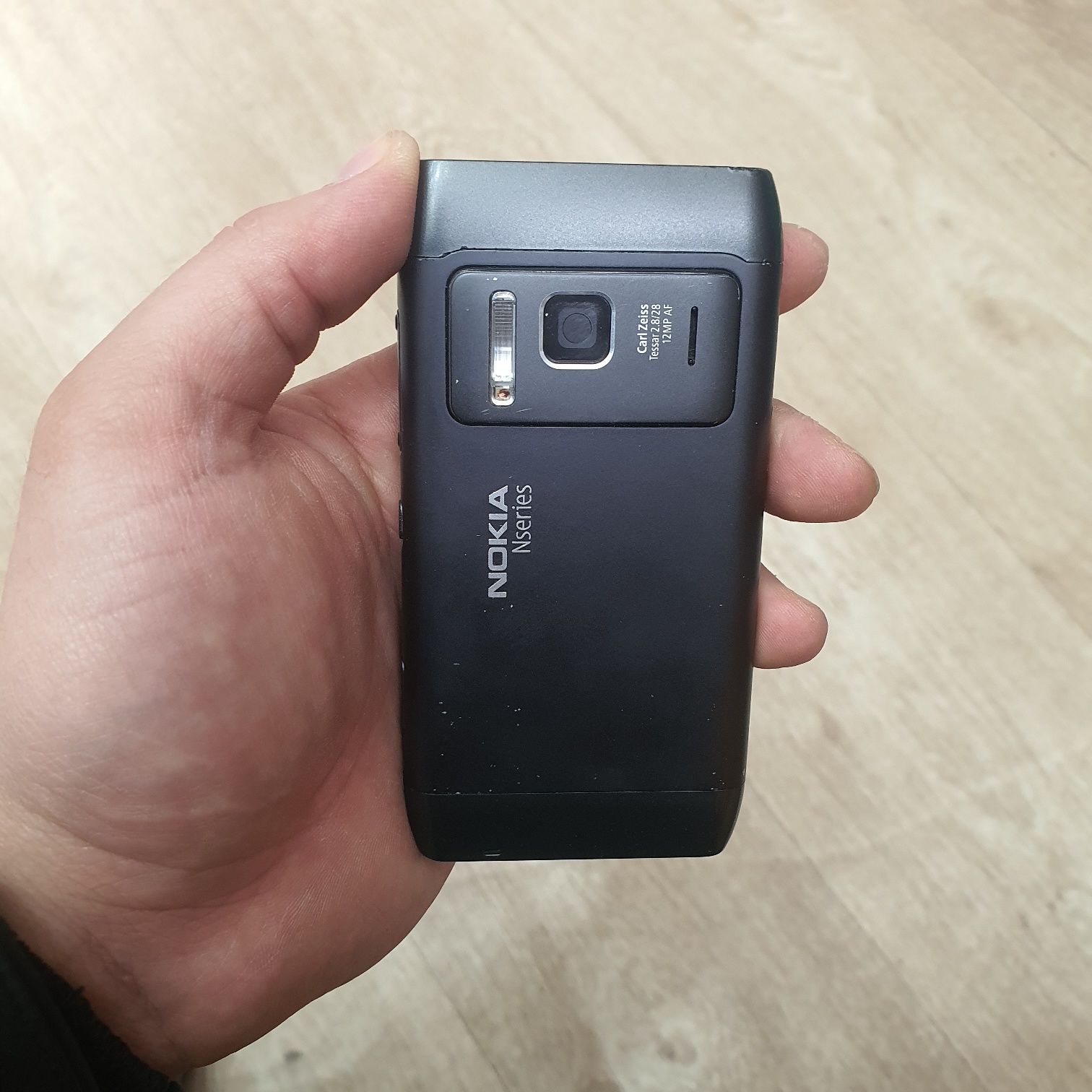 Nokia n8 legendarni