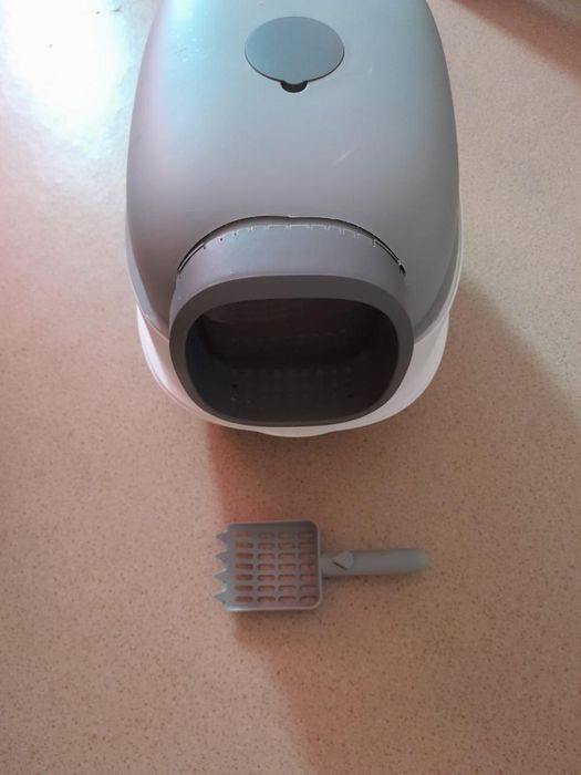 Продам лоток  для кошек состояние новое пару раз пользовались