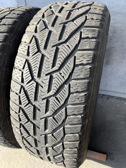 4 бр. зимни гуми 225/50/17 Tigar DOT 3319 2x6 mm 2x4,5-5 mm