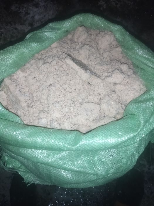 Em moldi sutini komaytiradi gurunch tayor pishgan