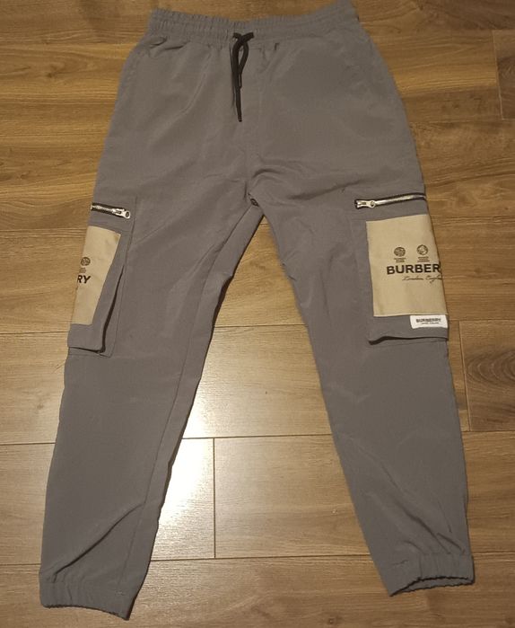 Burberry cargo сив